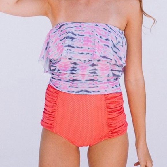 Looking for: Size Medium! - Picture 2 of 3